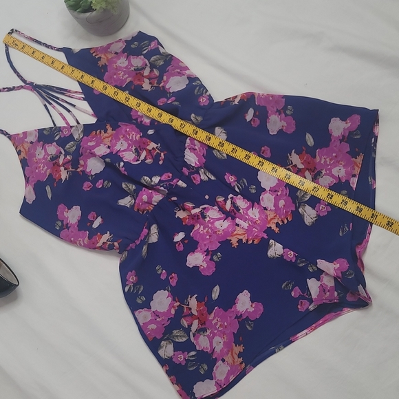 Forever 21 blue floral short romper sz small NWOT - Picture 7 of 9